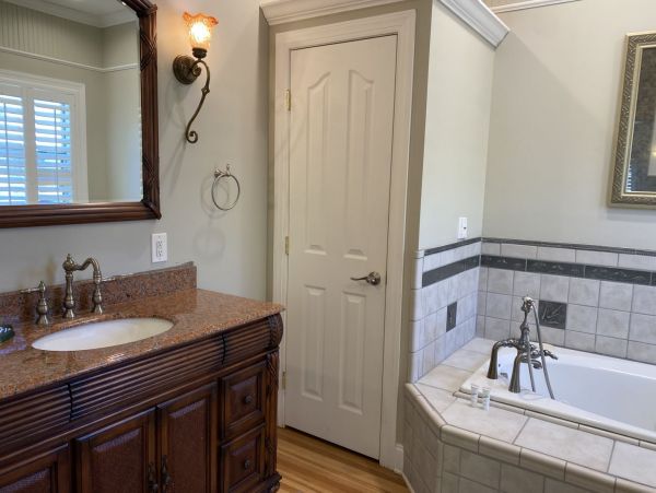 Fort Myers Vacation Home with Pool Sleeps 6 Guests