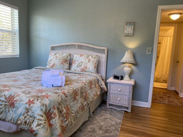 Fort Myers Vacation Home with Pool Sleeps 6 Guests