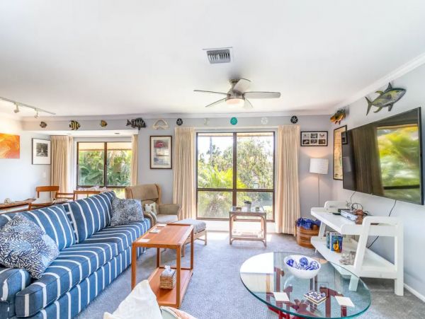Sanibel Vacation Condo with Pool, Tennis & Gulf Access