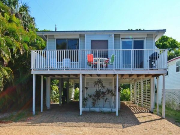 Walk to Beach Vacation Home in Fort Myers Two Bedrooms
