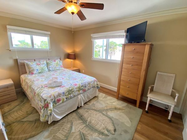 Fort Myers Vacation Condo Walk to Beach with Pool Canal View