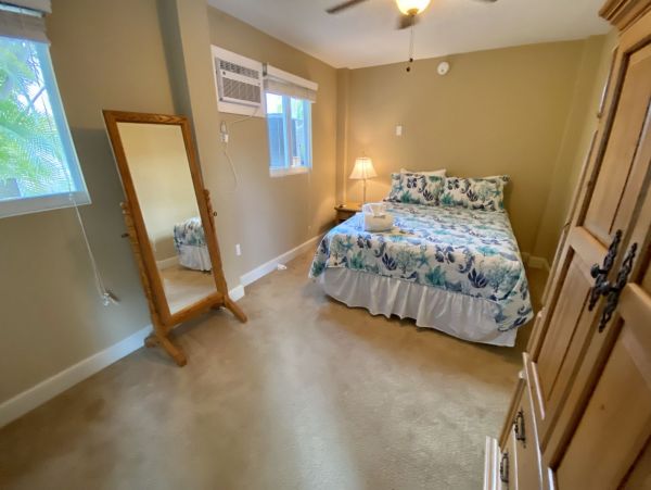 Fort Myers Vacation Condo Walk to Beach with Pool Canal View