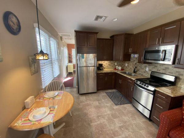 Foryt Myers Vacation Apartment One Bedroom Steps from Beach