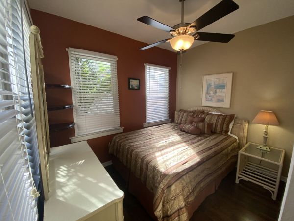 Foryt Myers Vacation Apartment One Bedroom Steps from Beach