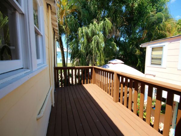 Walk to Beach Vacation Home In Fort Myers
