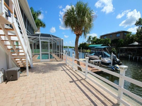 Fort Myers Home 999621