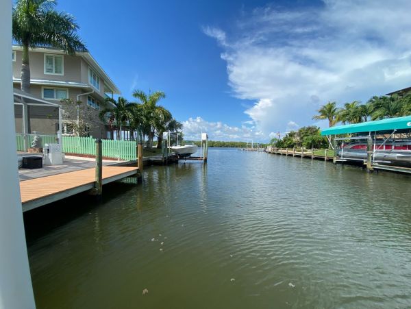Fort Myers Home 999621