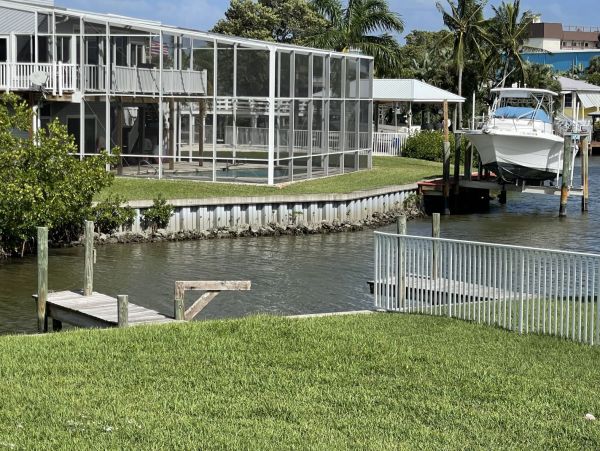 Walk to Beach Fort Myers Vacation Home Canal Views