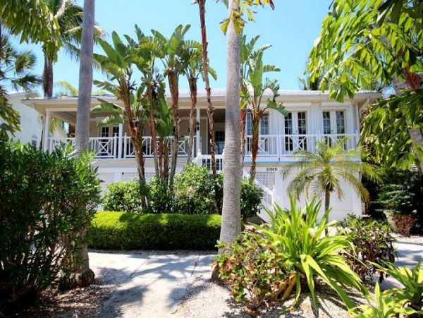 Private Pool Vacation Home in Fort Myers Three Bedrooms