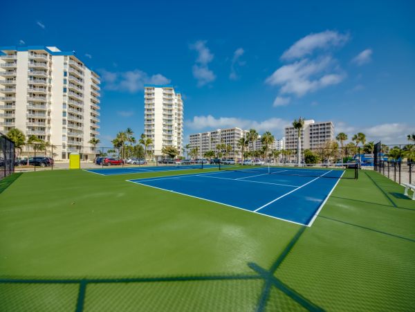 Stunning 10th-floor Beachfront Condo Studio in Fort Myers
