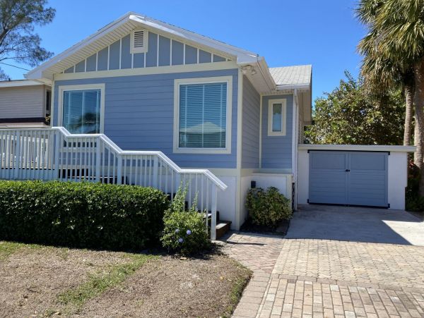 Walk to Beach Fort Myers Vacation Home Two Bedrooms Sleeps 4
