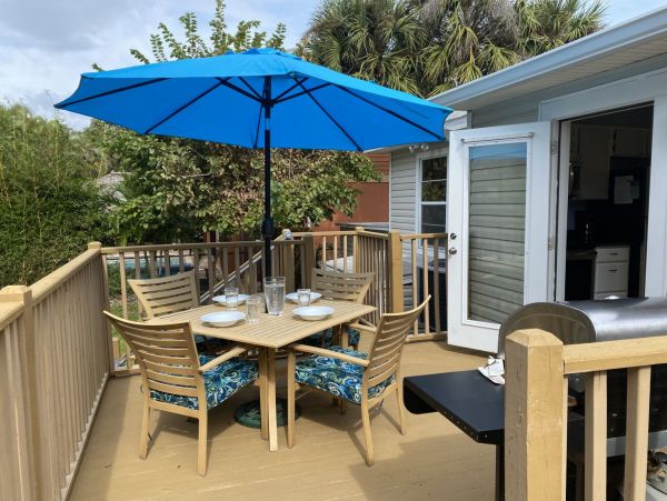 Walk to Beach Fort Myers Vacation Home Two Bedrooms Sleeps 4