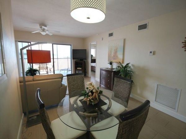 Two Bedroom Condo in Fort Myers Beach Sleeps 4