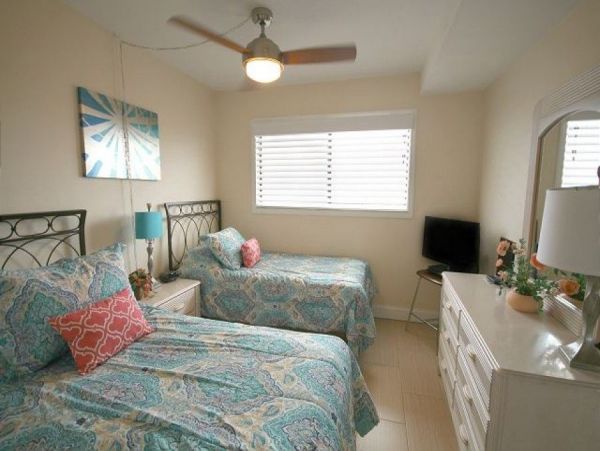 Two Bedroom Condo in Fort Myers Beach Sleeps 4