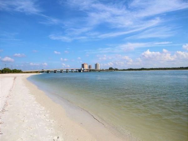 Two Bedroom Condo in Fort Myers Beach Sleeps 4