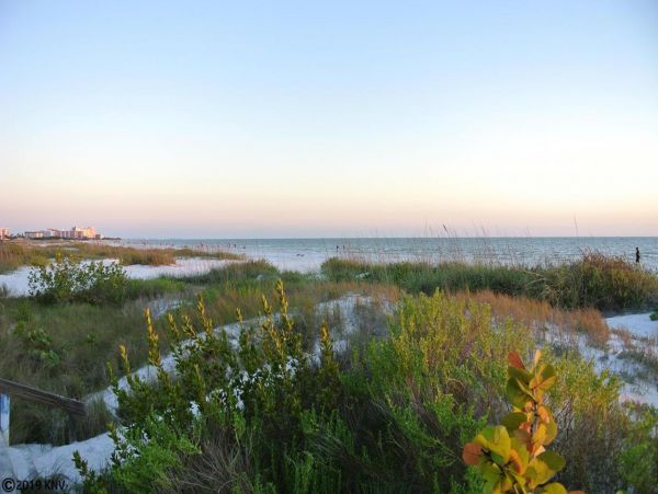 Two Bedroom Condo in Fort Myers Beach Sleeps 4