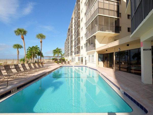 Two Bedroom Condo in Fort Myers Beach Sleeps 4