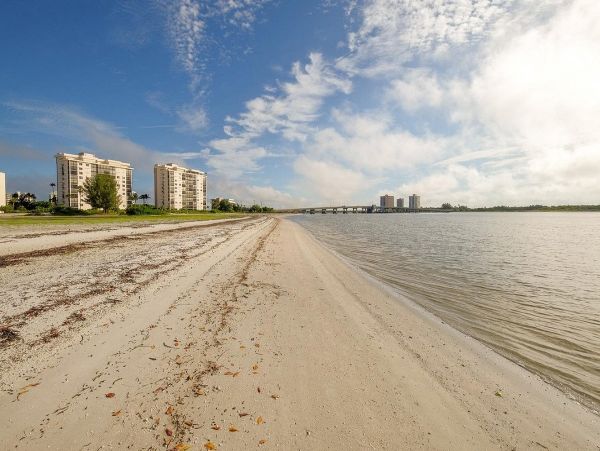 Two Bedroom Condo in Fort Myers Beach Sleeps 4