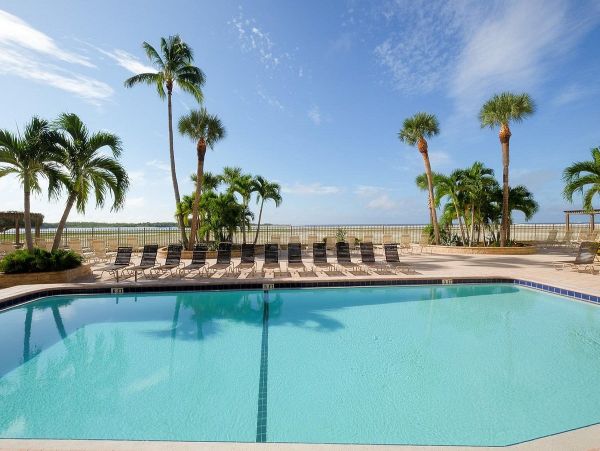 Two Bedroom Condo in Fort Myers Beach Sleeps 4