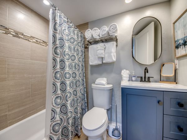 Fort Myers Beach Vacation Rentals 2-Bedroom Beachfront Condo with Gulf Views