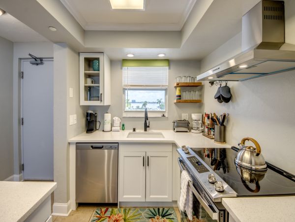 Fort Myers Beach Vacation Rentals 2-Bedroom Beachfront Condo with Gulf Views