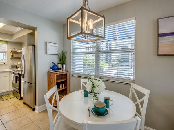 Fort Myers Beach Vacation Rentals 2-Bedroom Beachfront Condo with Gulf Views