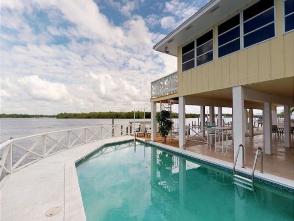 Fort Myers Home 999632