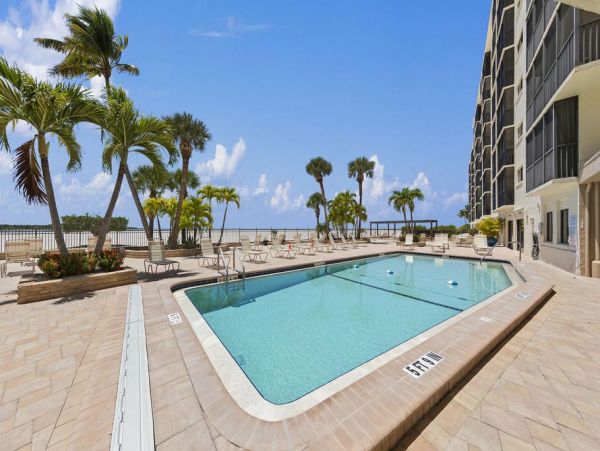 Gulf Views Fort Myers Vacation Condo Two Bedroom