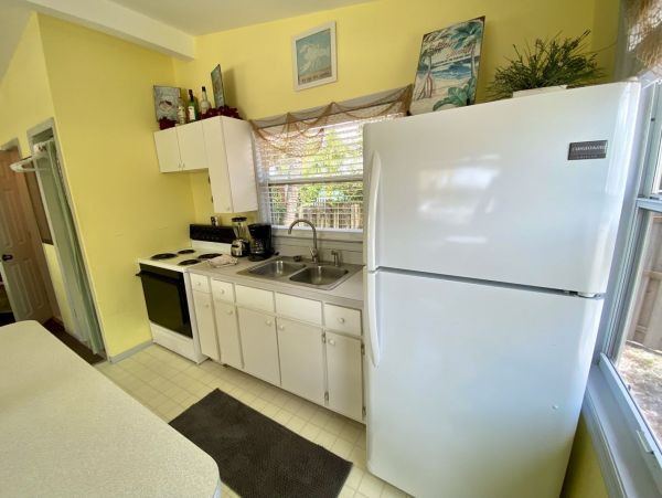Fort Myers Vacation Studio Steps to Beach Sleeps 2 Guests