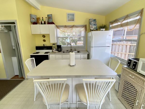 Fort Myers Vacation Studio Steps to Beach Sleeps 2 Guests