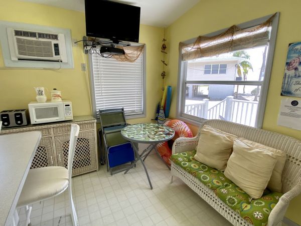 Fort Myers Vacation Studio Steps to Beach Sleeps 2 Guests