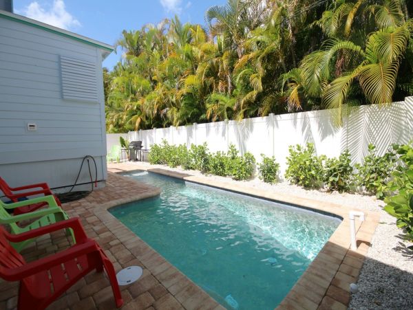 Charming 3-Bedroom Pool Home in Fort Myers Beach
