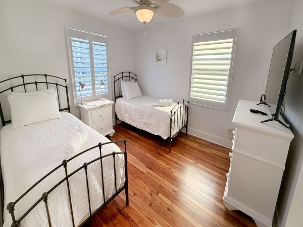 Charming 3-Bedroom Pool Home in Fort Myers Beach