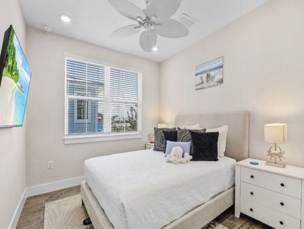 Fort Myers Beach Vacation Rental - Luxury 5-Bedroom Pool Home with Private Pool