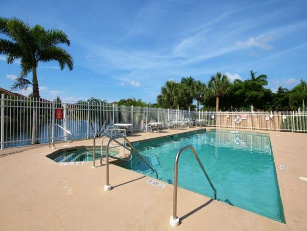 Fort Myers Condo 999644