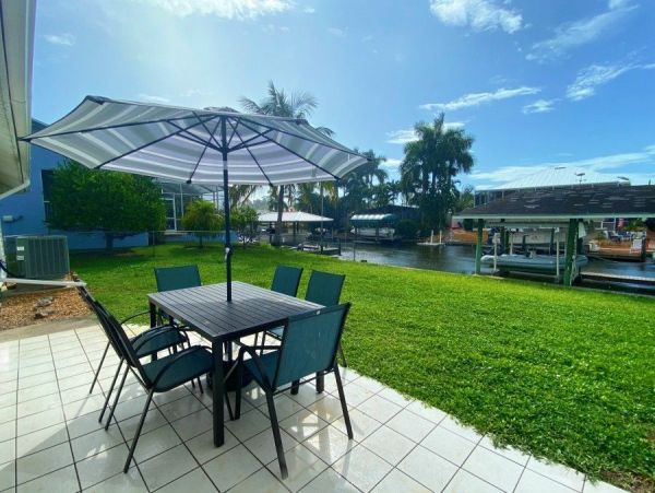 Fort Myers Home 999657