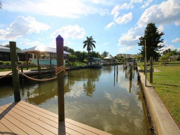 Fort Myers Home 999657