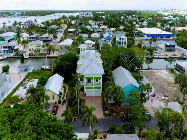 Fort Myers Home 999661