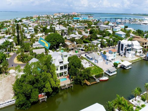 Fort Myers Home 999661