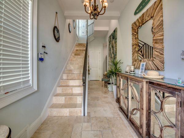 Fort Myers Home 999661