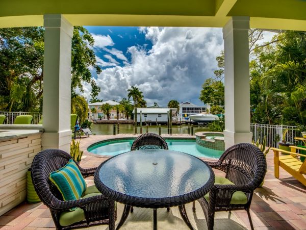 Fort Myers Home 999661