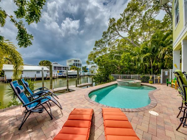 Fort Myers Home 999661