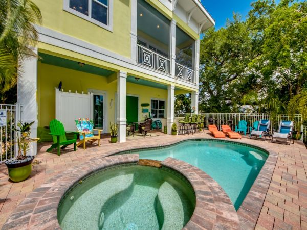 Fort Myers Home 999661