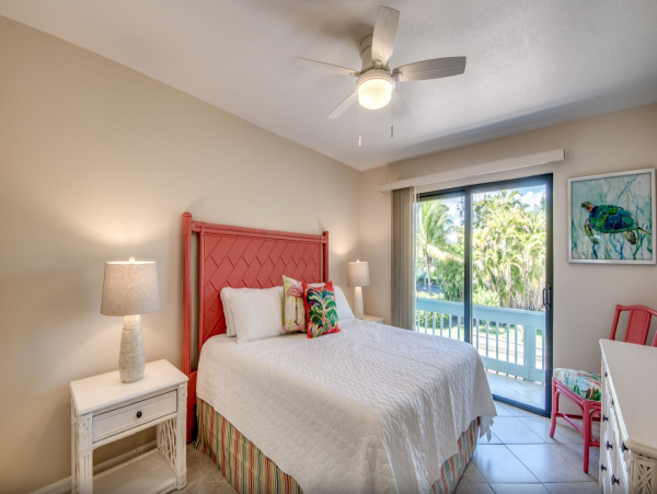 Florida Island Vacation Rentals - Gulf Coast Beach Homes with Canal Access & Pet Friendly