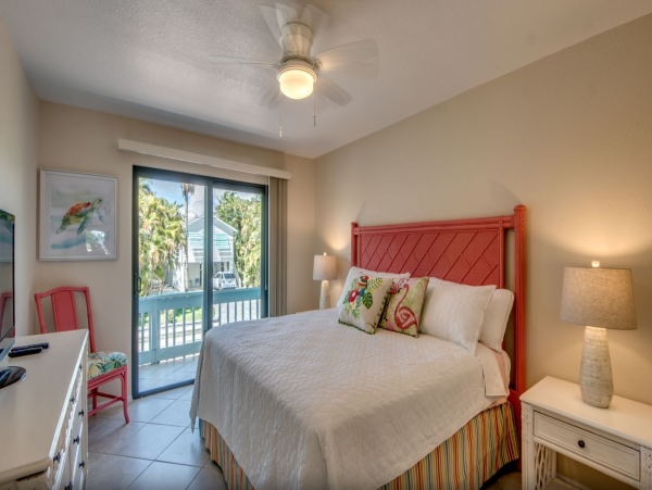 Florida Island Vacation Rentals - Gulf Coast Beach Homes with Canal Access & Pet Friendly