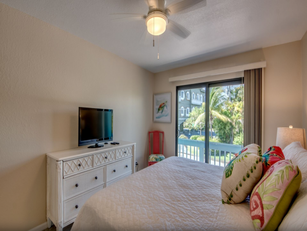 Florida Island Vacation Rentals - Gulf Coast Beach Homes with Canal Access & Pet Friendly