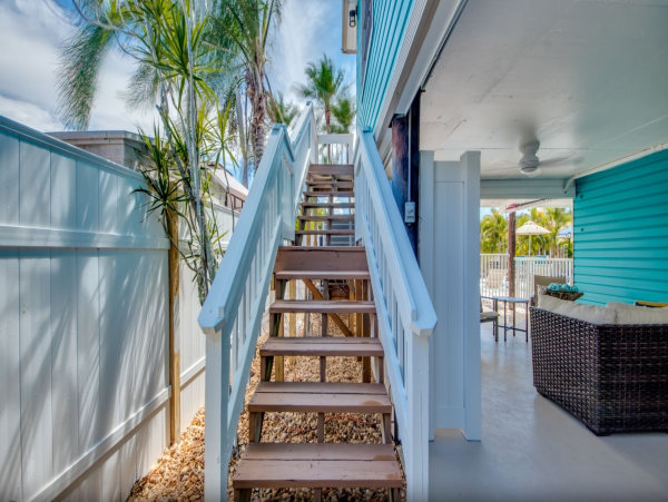 Florida Island Vacation Rentals - Gulf Coast Beach Homes with Canal Access & Pet Friendly