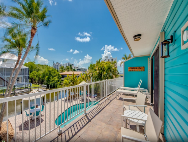 Florida Island Vacation Rentals - Gulf Coast Beach Homes with Canal Access & Pet Friendly