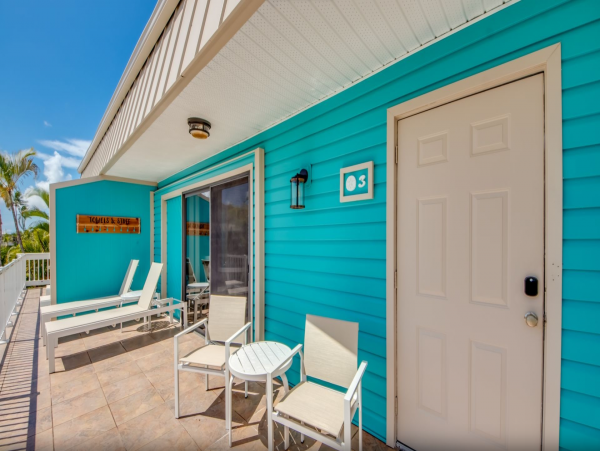 Florida Island Vacation Rentals - Gulf Coast Beach Homes with Canal Access & Pet Friendly