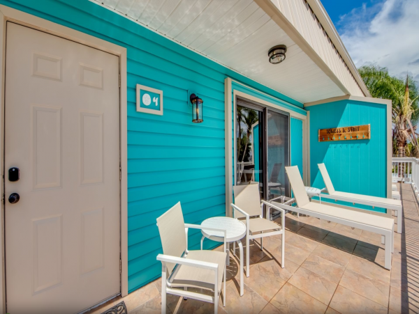 Florida Island Vacation Rentals - Gulf Coast Beach Homes with Canal Access & Pet Friendly